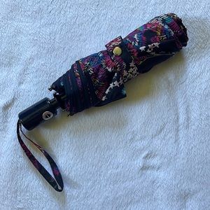 Like new Vera Bradley Umbrella in print Wild Bloom